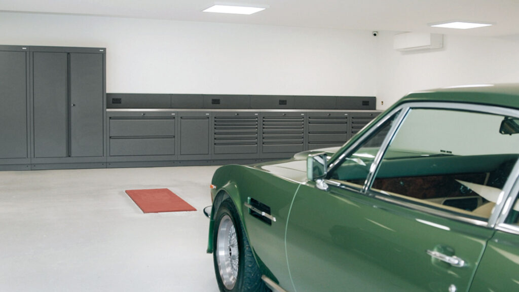 Creating Darios Franchitti's Dream Garage