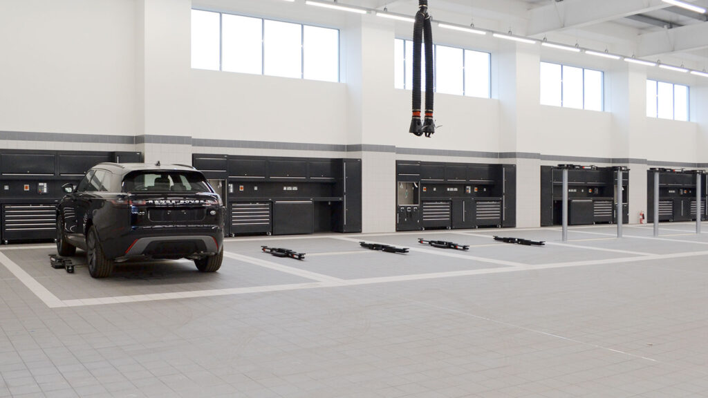 Dick Lovett Land Rover Melksham, Royaume-Uni