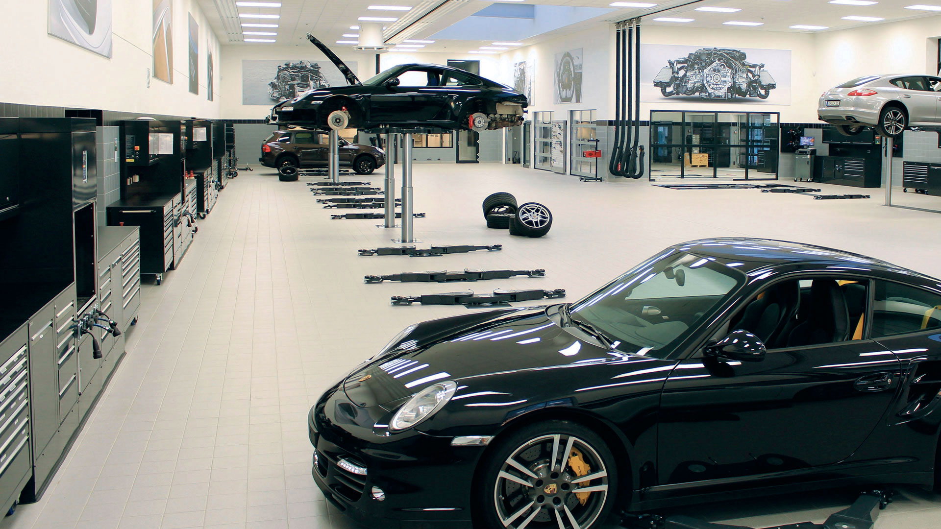 Porsche Zentrum Mannheim, Germany